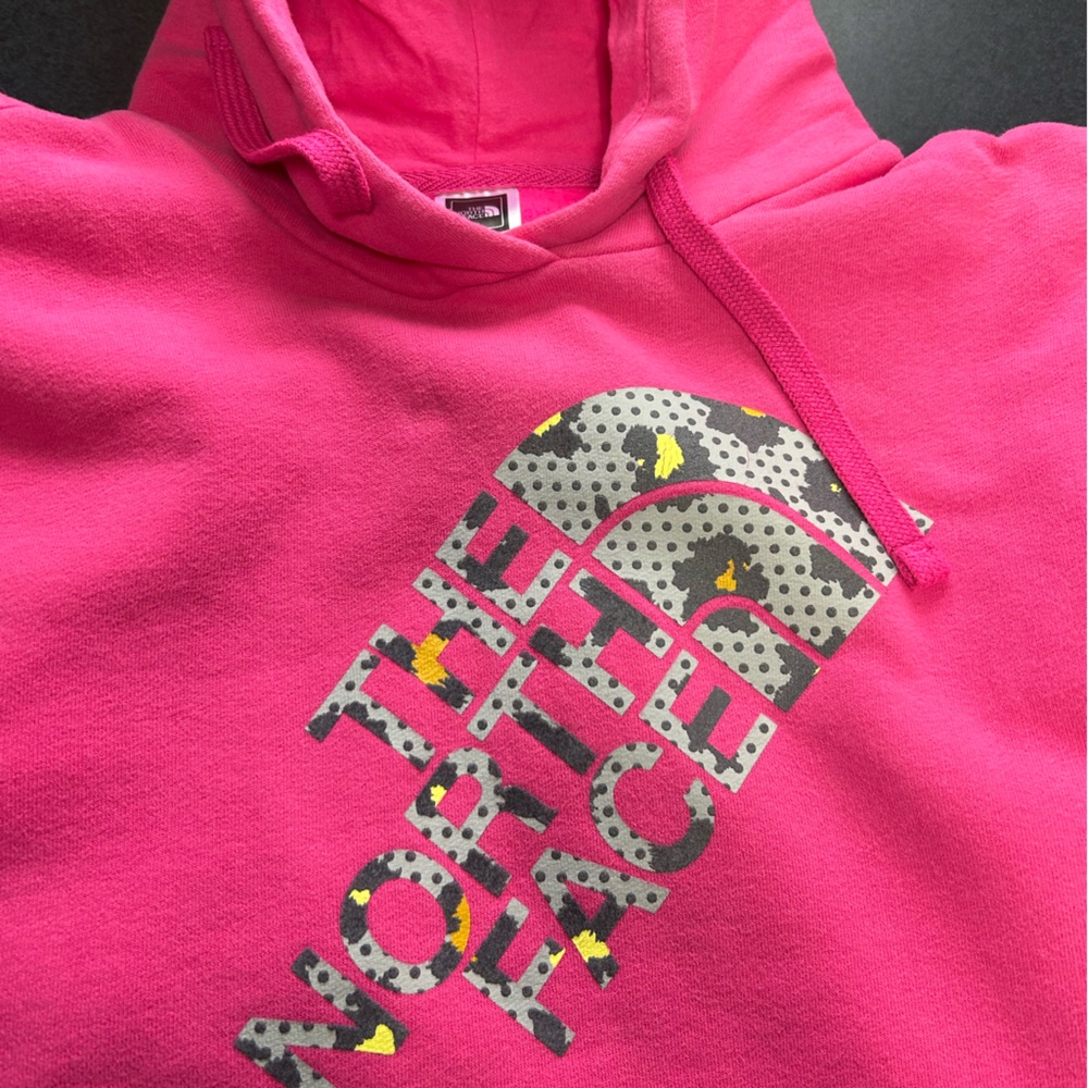 Women’s Northface sweatshirt